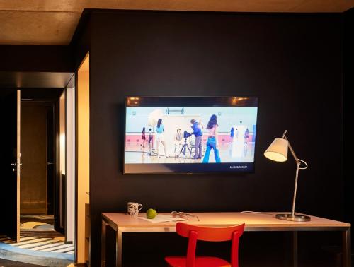 Medium Mama Double Room with Queen Bed del hotel Mama Shelter Paris East. Foto 10