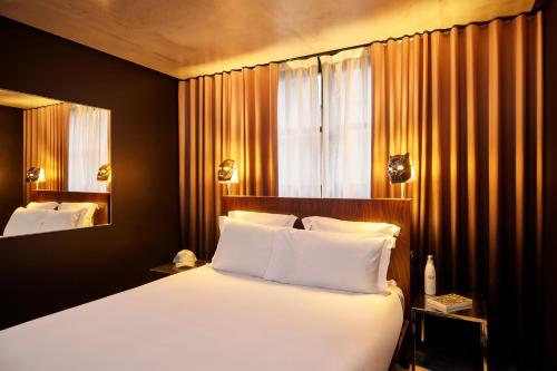 Medium Mama Double Room with Queen Bed del hotel Mama Shelter Paris East. Foto 11
