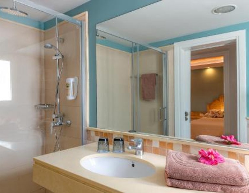 Bungalow Superior de 1 dormitorio del hotel Cordial Biarritz. Foto 5