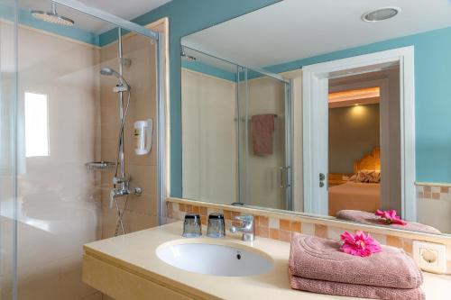 Bungalow Superior de 1 dormitorio del hotel Cordial Biarritz. Foto 5