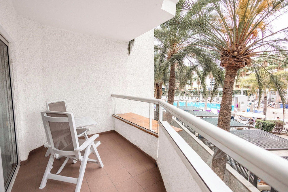 Habitación doble superior, balcón del hotel Servatur Don Miguel - Adults Only. Foto 9