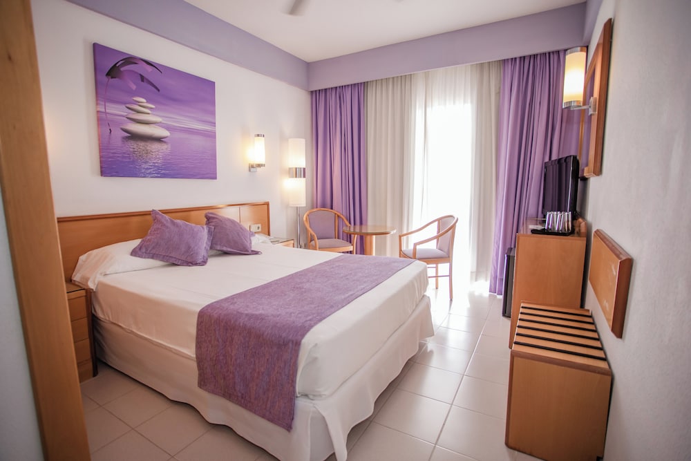 Habitación clásica doble, balcón del hotel Servatur Don Miguel - Adults Only. Foto 1