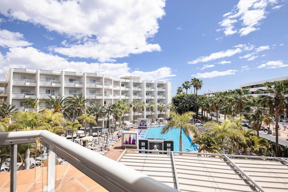 Habitación doble superior, vistas a la piscina del hotel Servatur Don Miguel - Adults Only. Foto 13