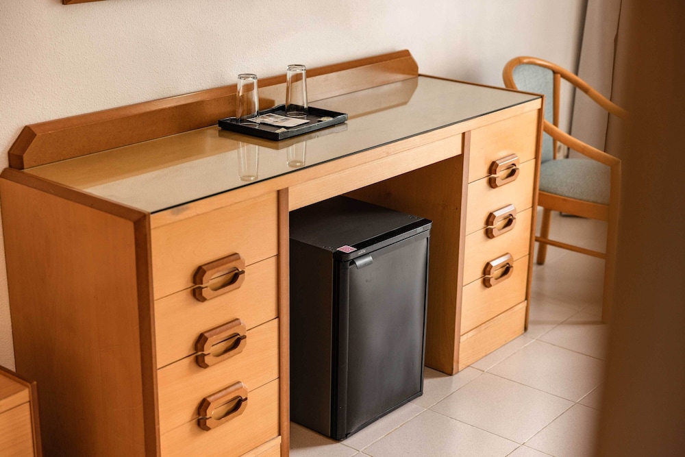 Habitación individual superior, vistas a la piscina del hotel Servatur Don Miguel - Adults Only. Foto 4