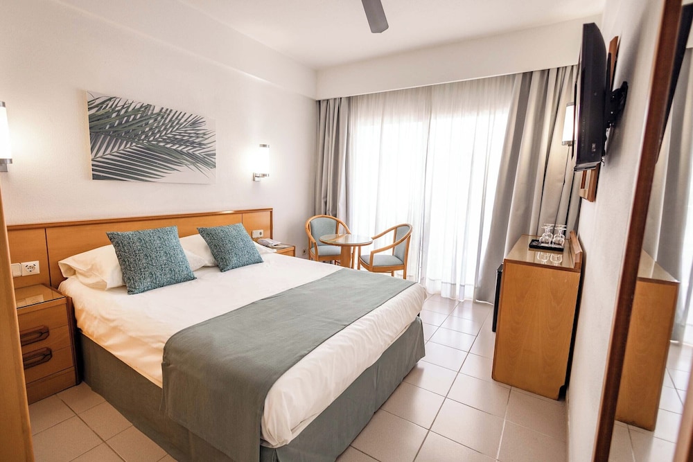 Suite superior del hotel Servatur Don Miguel - Adults Only. Foto 1