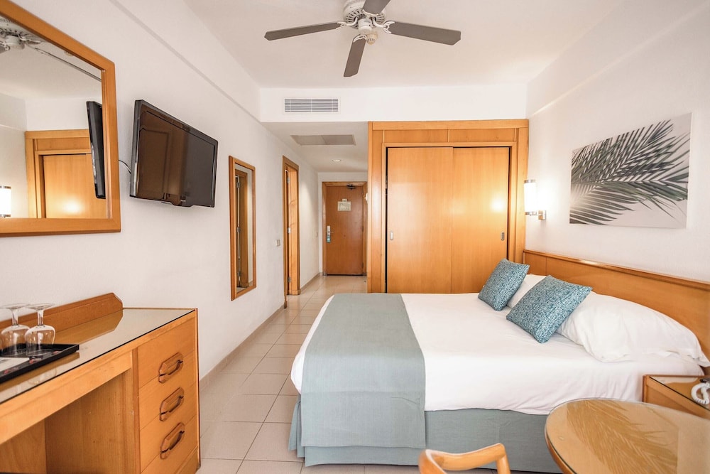 Suite superior del hotel Servatur Don Miguel - Adults Only. Foto 4