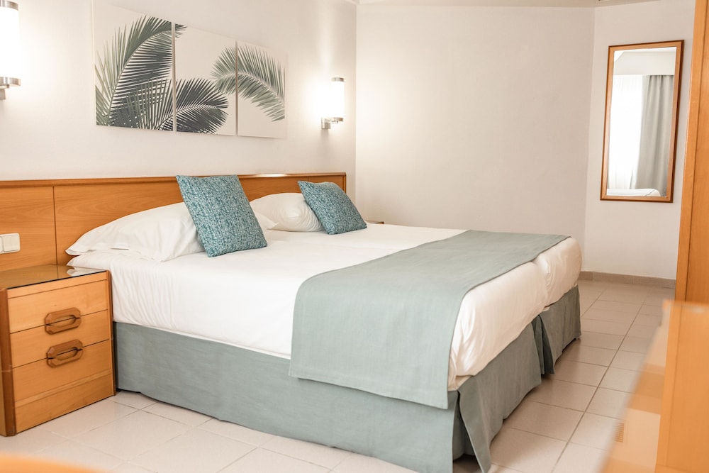 Suite superior del hotel Servatur Don Miguel - Adults Only. Foto 10