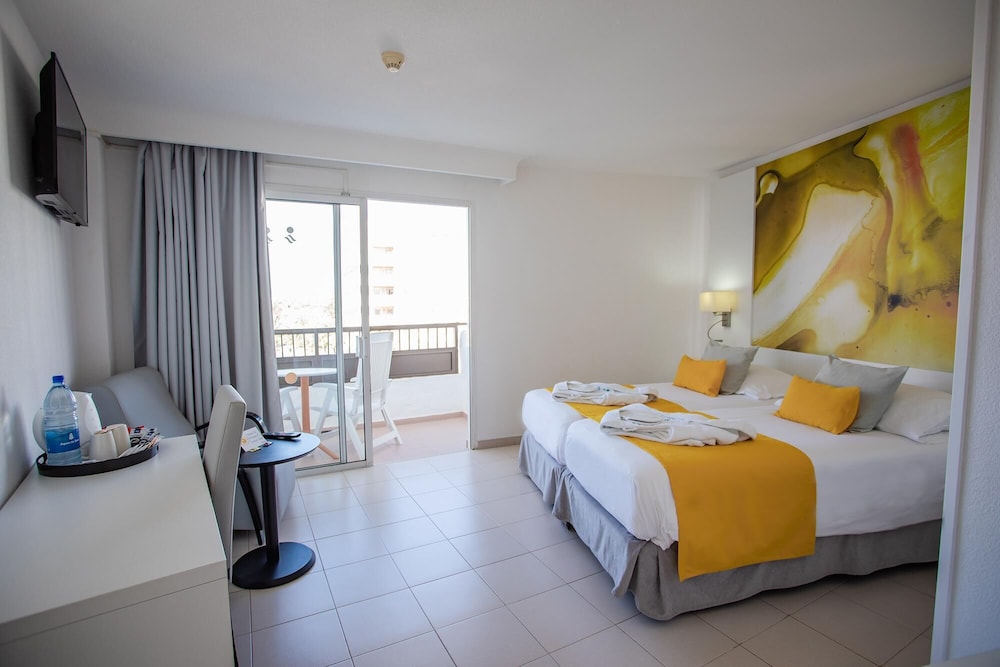 Habitación doble superior, balcón del hotel Servatur Waikiki. Foto 4