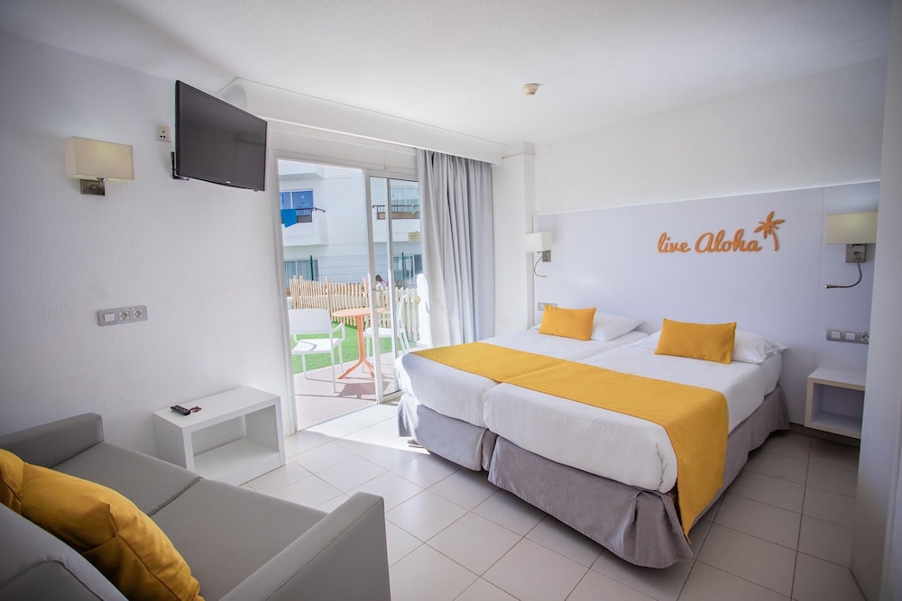 Habitación familiar, 2 habitaciones del hotel Servatur Waikiki. Foto 1