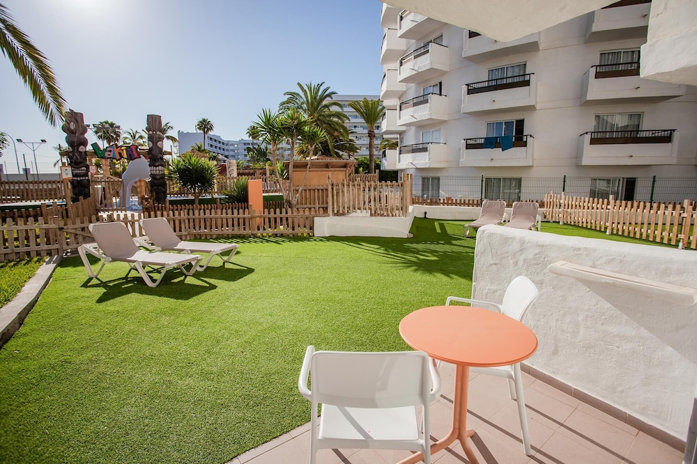 Habitación familiar, 2 habitaciones del hotel Servatur Waikiki. Foto 6