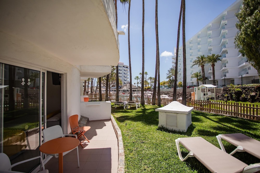 Habitación familiar, 2 habitaciones del hotel Servatur Waikiki. Foto 8