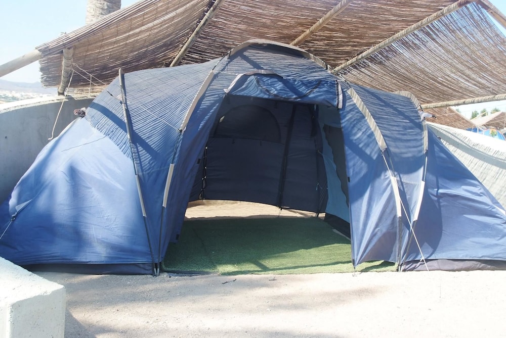 Tienda, varias camas del hotel Playa De Vargas. Foto 2