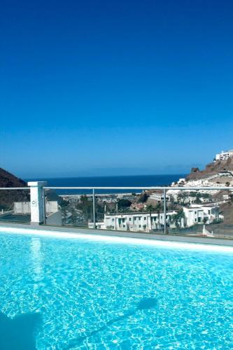 Apartamento con vistas a la piscina del hotel Apartamentos Halley. Foto 5