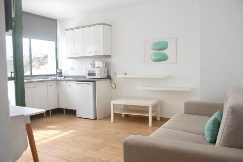 Apartamento con vistas y balcón del hotel Apartamentos Halley. Foto 4