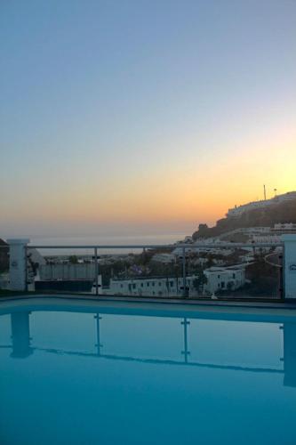 Apartamento con vistas a la piscina del hotel Apartamentos Halley. Foto 9