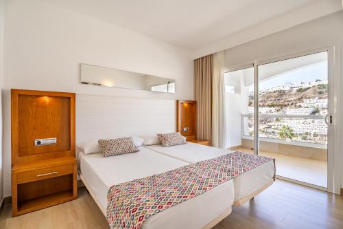 Apartamento de 1 dormitorio con vistas parciales al mar del hotel Altair. Foto 69