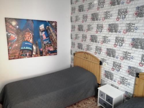 Habitación Doble con balcón - 2 camas del hotel Hostal Alcaravaneras - Adults Only. Foto 11