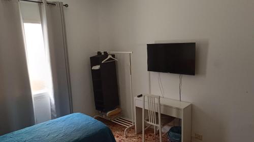 Habitación Doble - 2 camas del hotel Hostal Alcaravaneras - Adults Only. Foto 2