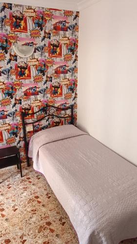 Habitación Individual con baño compartido (interior) del hotel Hostal Alcaravaneras - Adults Only. Foto 13