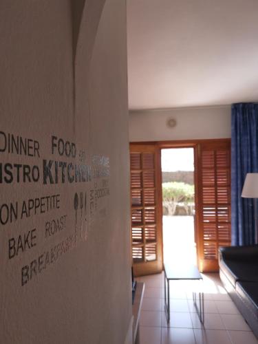 Bungalow Superior del hotel Rainbow Golf Gay Men-only Resort. Foto 9