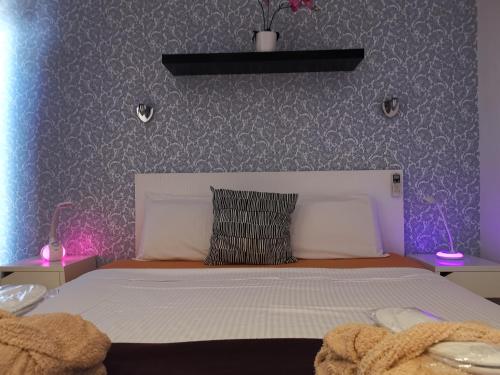 Suite del hotel Rainbow Golf Gay Men-only Resort. Foto 5