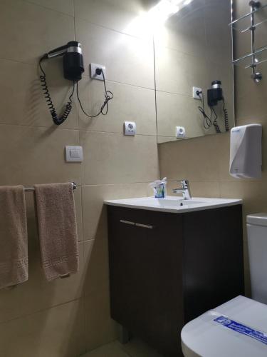 Suite del hotel Rainbow Golf Gay Men-only Resort. Foto 10