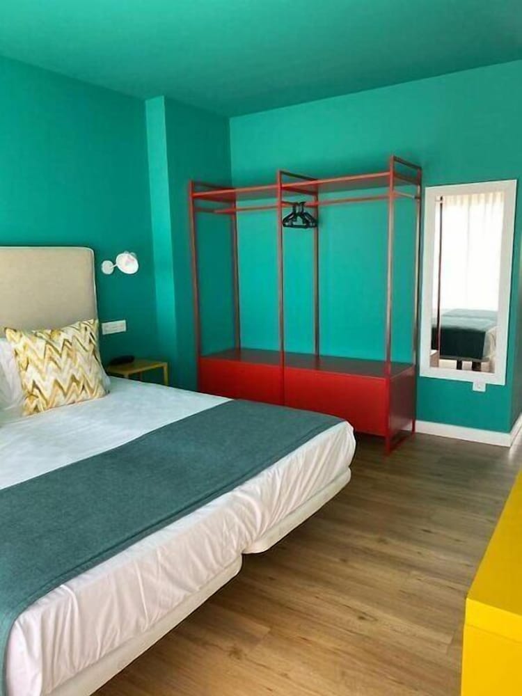 Suite junior, terraza, vistas a la piscina del hotel Ritual Maspalomas – Adults Only. Foto 8