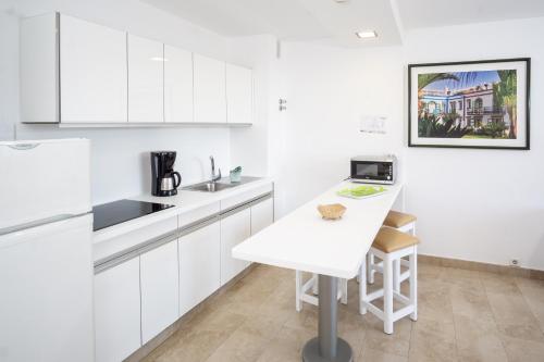 Apartamento de 1 dormitorio con vistas al mar del hotel San Nicolas. Foto 4