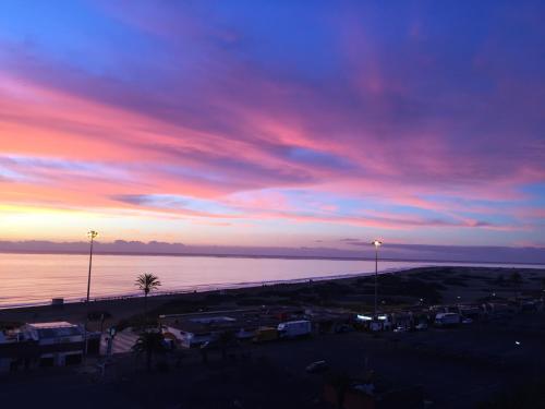 Apartamento de 1 dormitorio con vistas al mar del hotel Apartamentos El Paseo. Foto 17