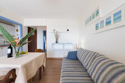 Apartamento de 1 dormitorio con vistas al mar del hotel Apartamentos El Paseo. Foto 22