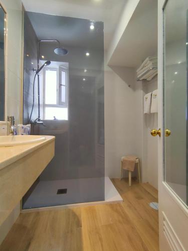 Apartamento Deluxe con vistas al mar del hotel Apartamentos El Paseo. Foto 31