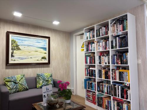 Apartamento de 1 dormitorio con vistas a la piscina del hotel Apartamentos El Paseo. Foto 11