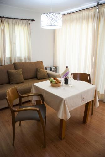 Apartamento Exterior de 1 dormitorio con vistas al mar del hotel Apartamentos El Paseo. Foto 4