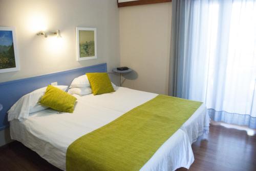 Apartamento de 1 dormitorio con vistas al mar del hotel Apartamentos El Paseo. Foto 24