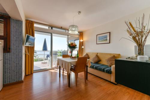 Apartamento Deluxe con vistas al mar del hotel Apartamentos El Paseo. Foto 26