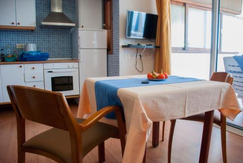 Apartamento de 1 dormitorio exterior con vistas a la piscina del hotel Apartamentos El Paseo. Foto 8