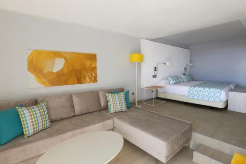 Suite Junior con vistas al jardín del hotel Santa Monica Suites