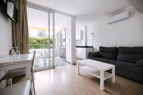 Apartamento Vista Mar 1 habitación Vista Parque 2 Camas individuales 2 sofás camas del hotel Tarahal. Foto 36