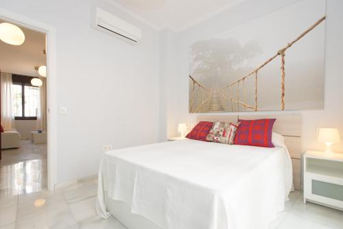 Apartamento de 1 dormitorio - Planta baja - PE1 Plaza Europa 2 del hotel The Zentral Suites and Apartments. Foto 2