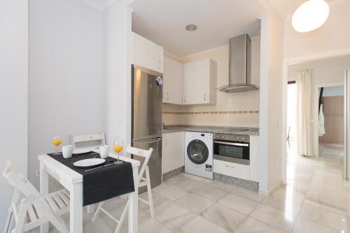 Apartamento de 1 dormitorio - Planta baja - PE1 Plaza Europa 2 del hotel The Zentral Suites and Apartments. Foto 3