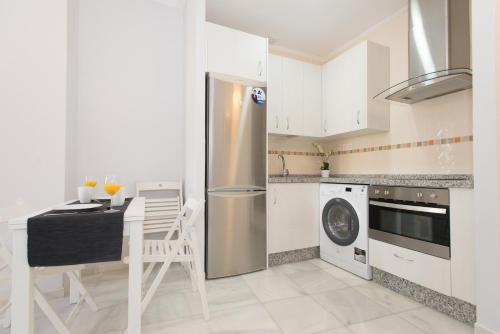 Apartamento de 1 dormitorio - Planta baja - PE1 Plaza Europa 2 del hotel The Zentral Suites and Apartments. Foto 7