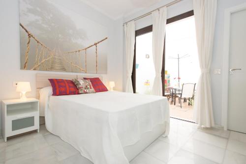 Apartamento de 1 dormitorio - Planta baja - PE1 Plaza Europa 2 del hotel The Zentral Suites and Apartments. Foto 9