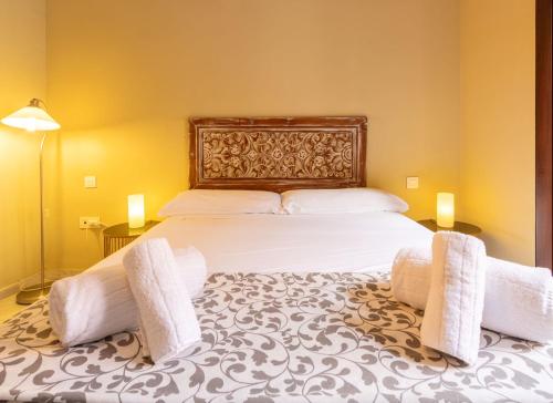 Estudio con balcón del hotel Puerta San Esteban. Foto 3