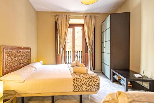 Estudio con balcón del hotel Puerta San Esteban. Foto 7