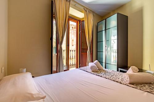 Estudio con balcón del hotel Puerta San Esteban. Foto 8