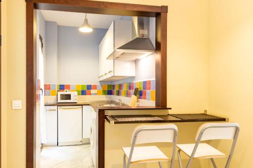 Estudio con balcón del hotel Puerta San Esteban. Foto 11