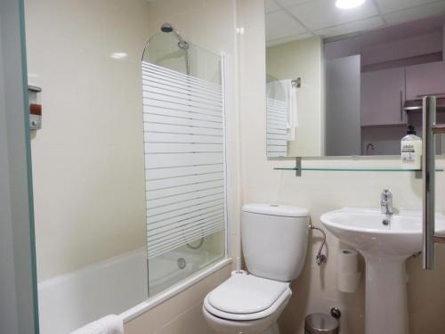 Estudio con balcón - Calle Adolfo Rodríguez Jurado 8 - 5ª planta del hotel Diaber. Foto 5