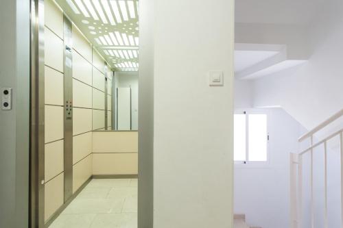 Estudio con balcón - Calle Adolfo Rodríguez Jurado 8 - 5ª planta del hotel Diaber. Foto 11