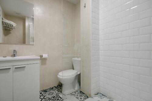 Habitación Doble con balcón del hotel The Boutike Guesthouse -. Foto 14