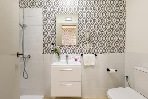 Habitación Doble Económica - 1 o 2 camas del hotel Plaza Santa Cruz. Foto 3